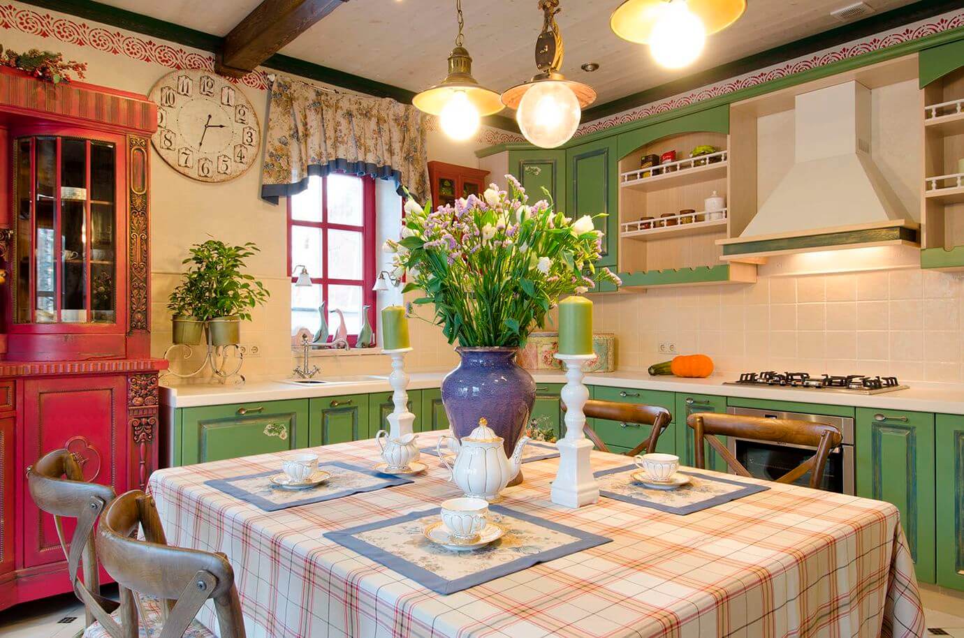 зеленая кухня в стиле Прованс