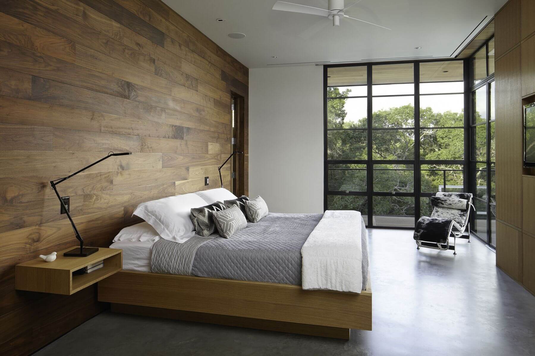стеновые панели из древесины в спальне