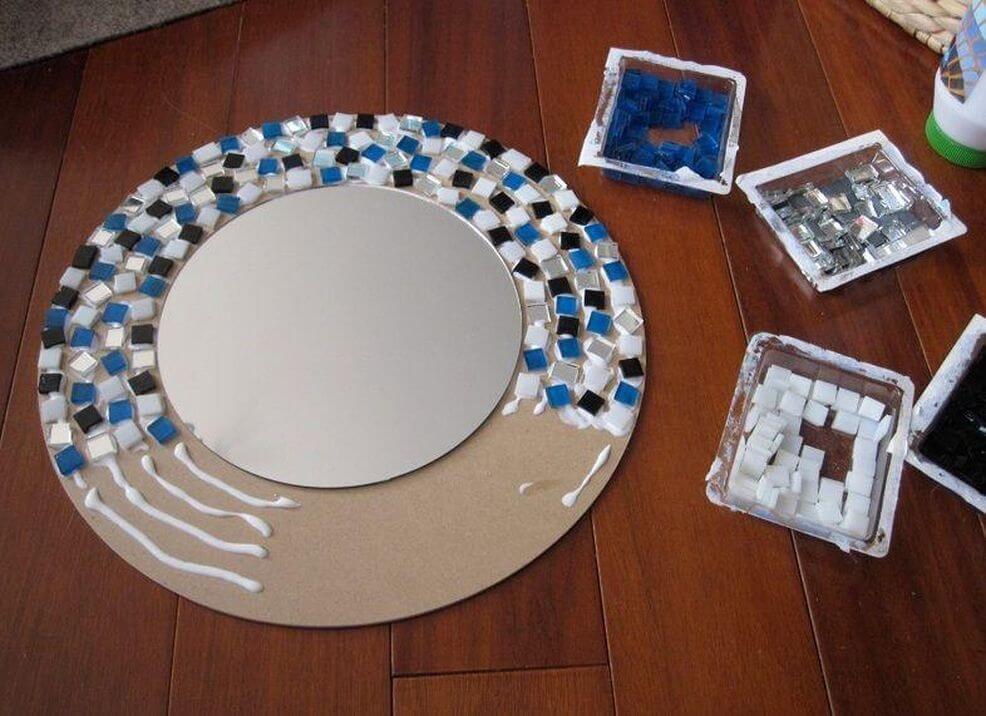 Декор рамы для зеркала мозаикой
