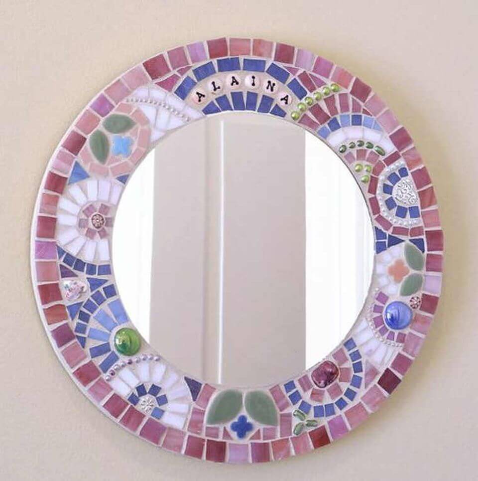 Декор рамы для зеркала мозаикой своими руками