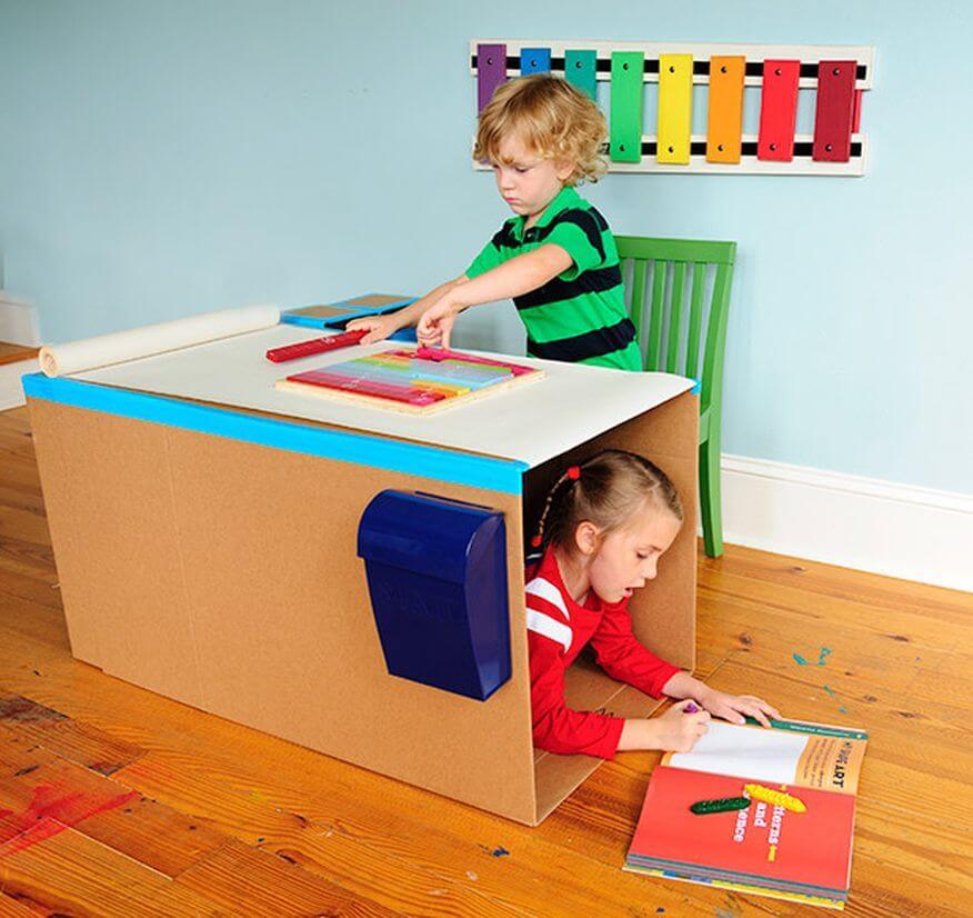 Детский стол из картонной коробки