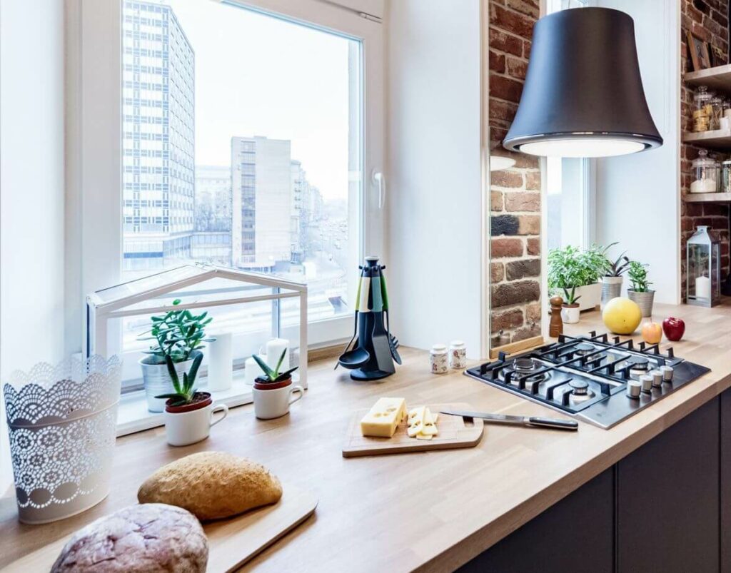 Как использовать подоконник в интерьере