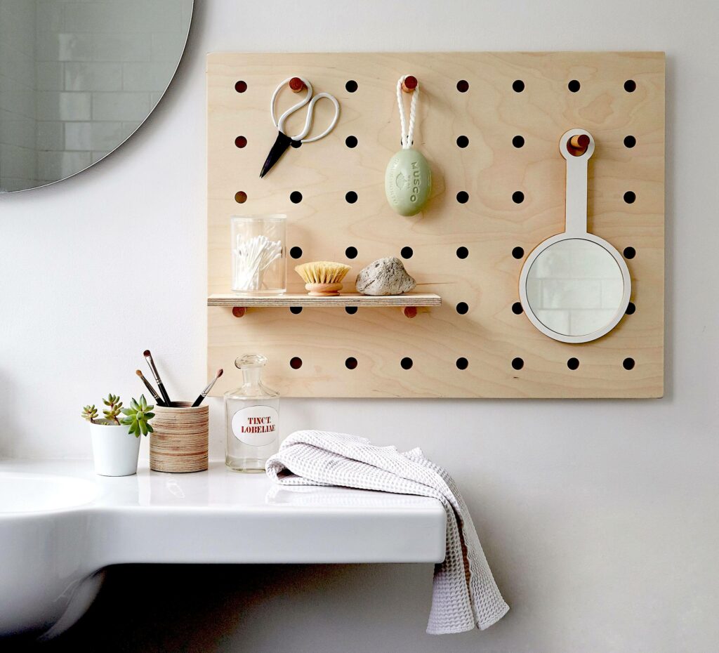 Пегборд в интерьере