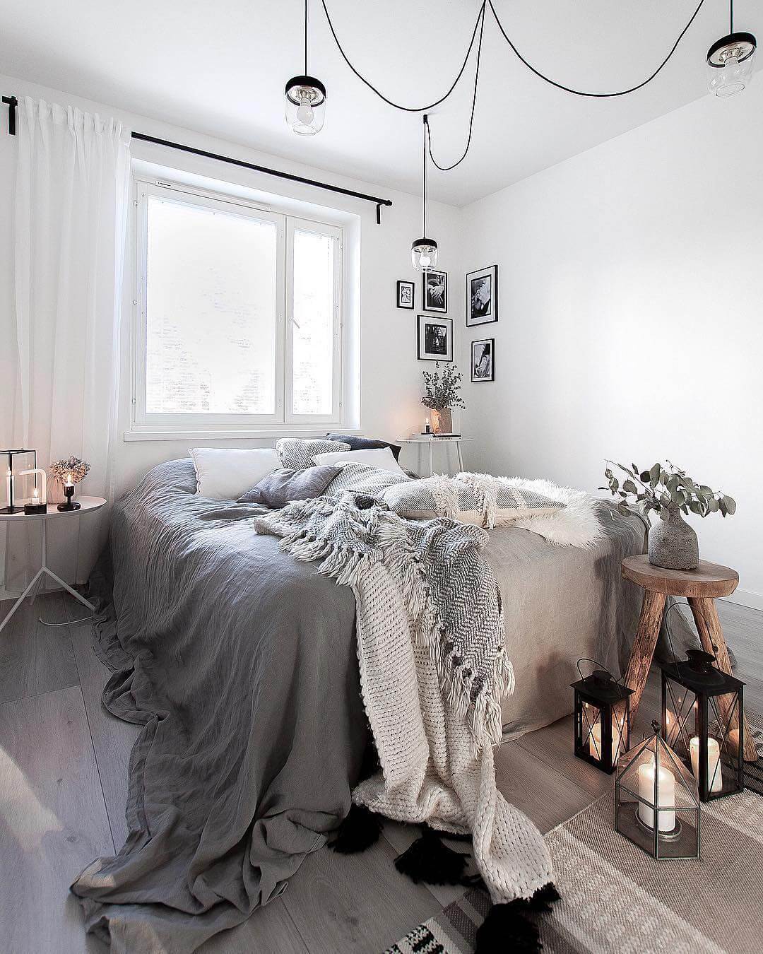 белая спальня с добавлением текстур