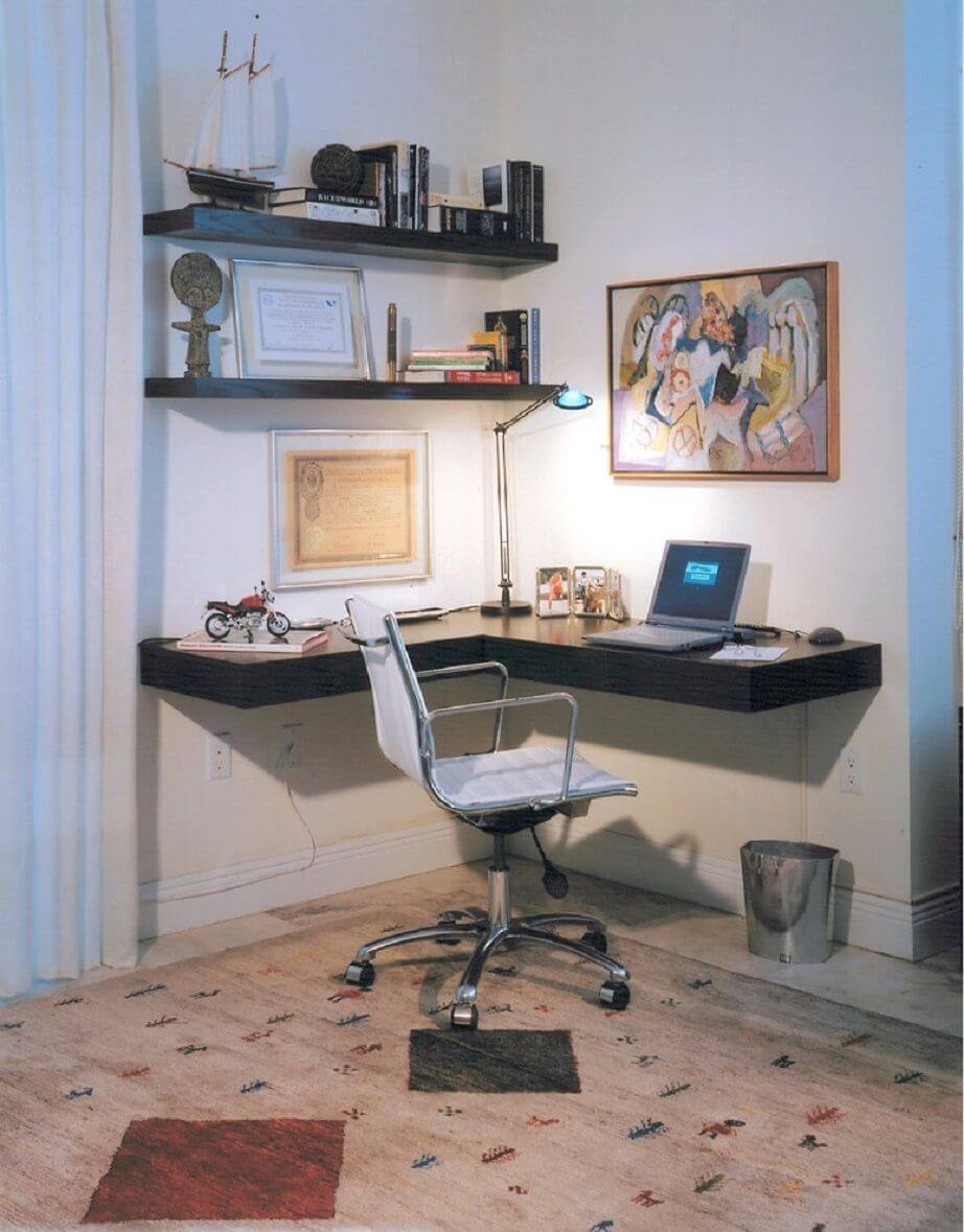 Угловой письменный стол в интерьере