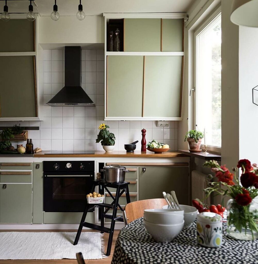 Удачное смешение цветов и стилей в интерьере дома 1950 года в Стокгольме