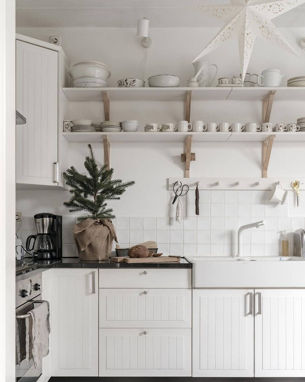 мини-елочка на кухне в скандинавском стиле