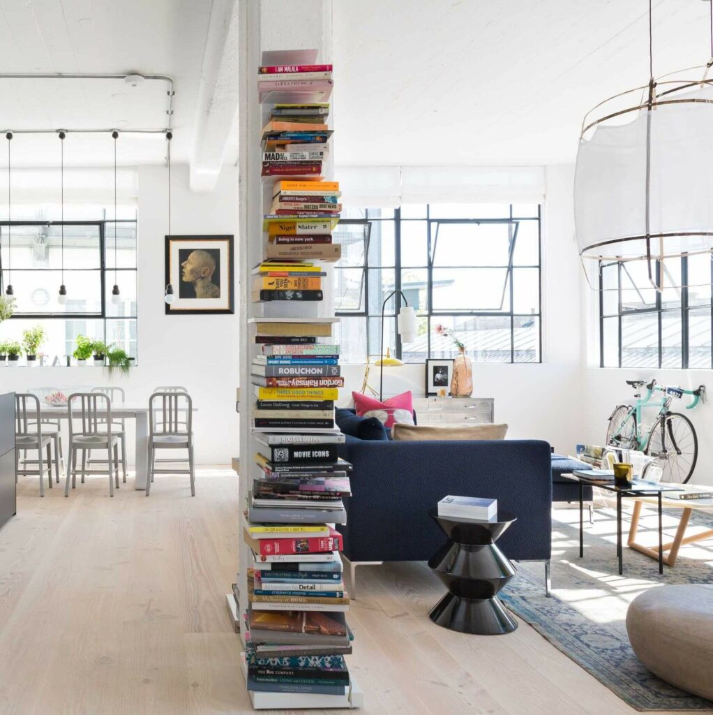 Что делать с колоннами в интерьере