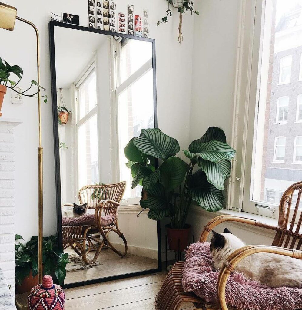 Напольные зеркала в интерьере: 20 красивых примеров