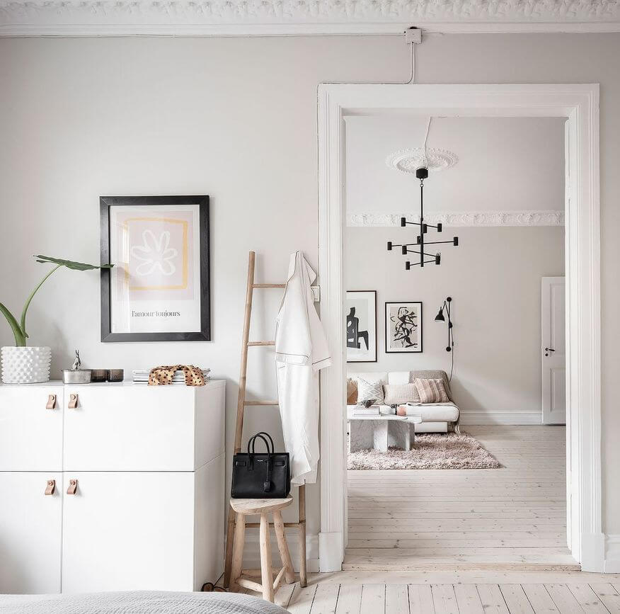 Стильно и со вкусом: 5 идей как правильно оформить монохромный интерьер