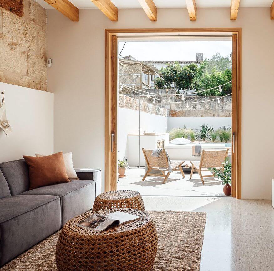 Маленький двухуровневый таунхаус на острове Майорка