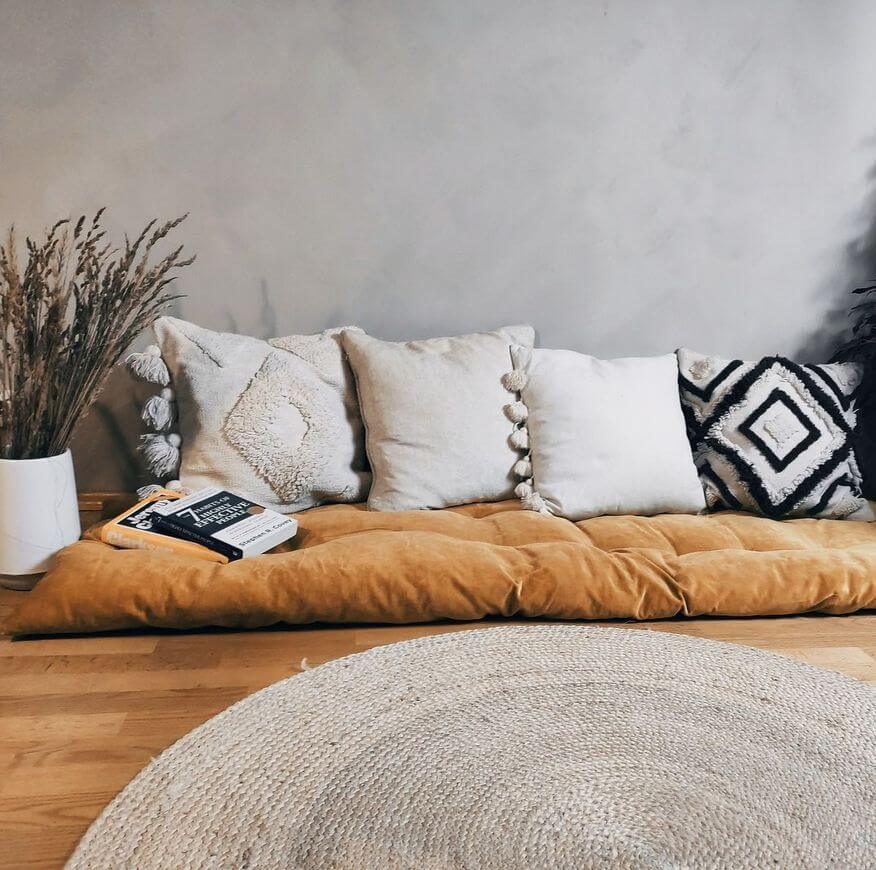 Чем заменить диван в гостиной: 5 красивых идей