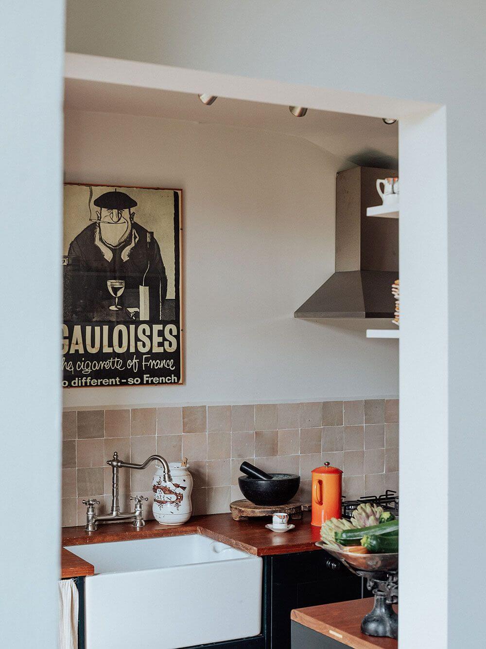 картина над мойкой на кухне