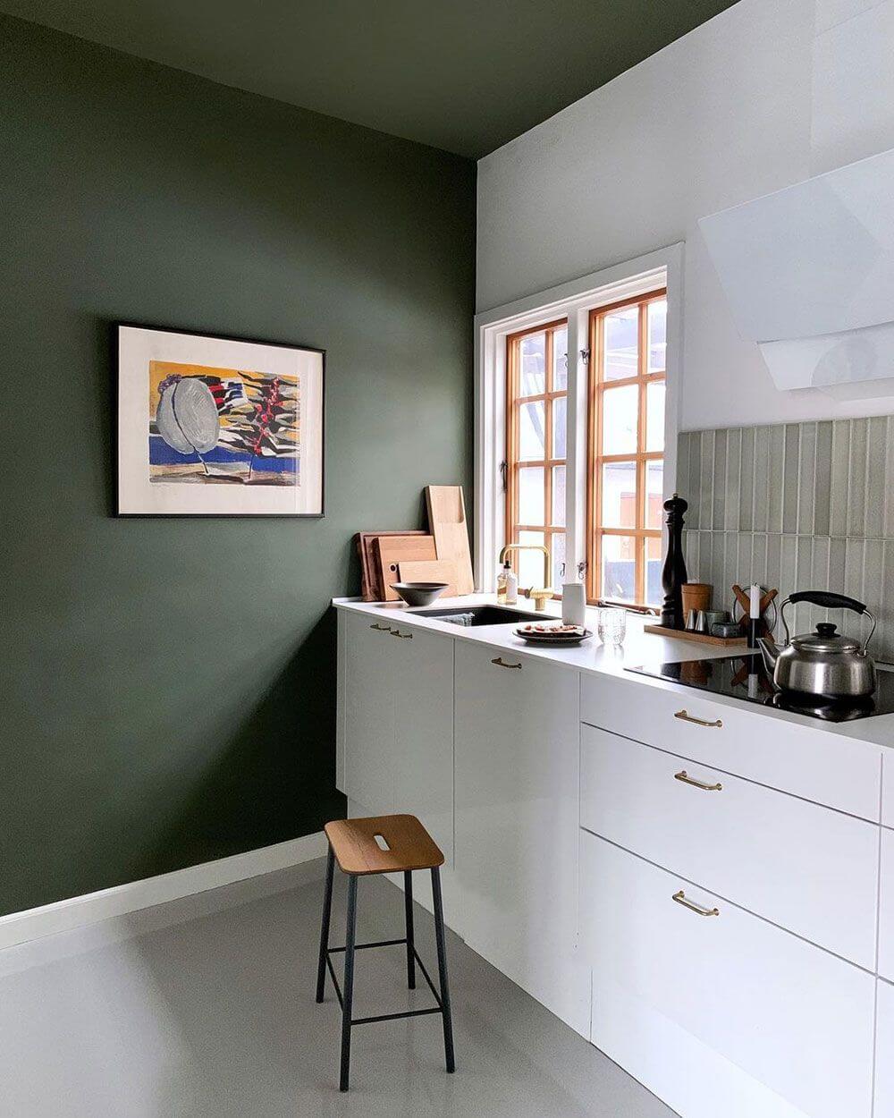 зеленые стены на кухне