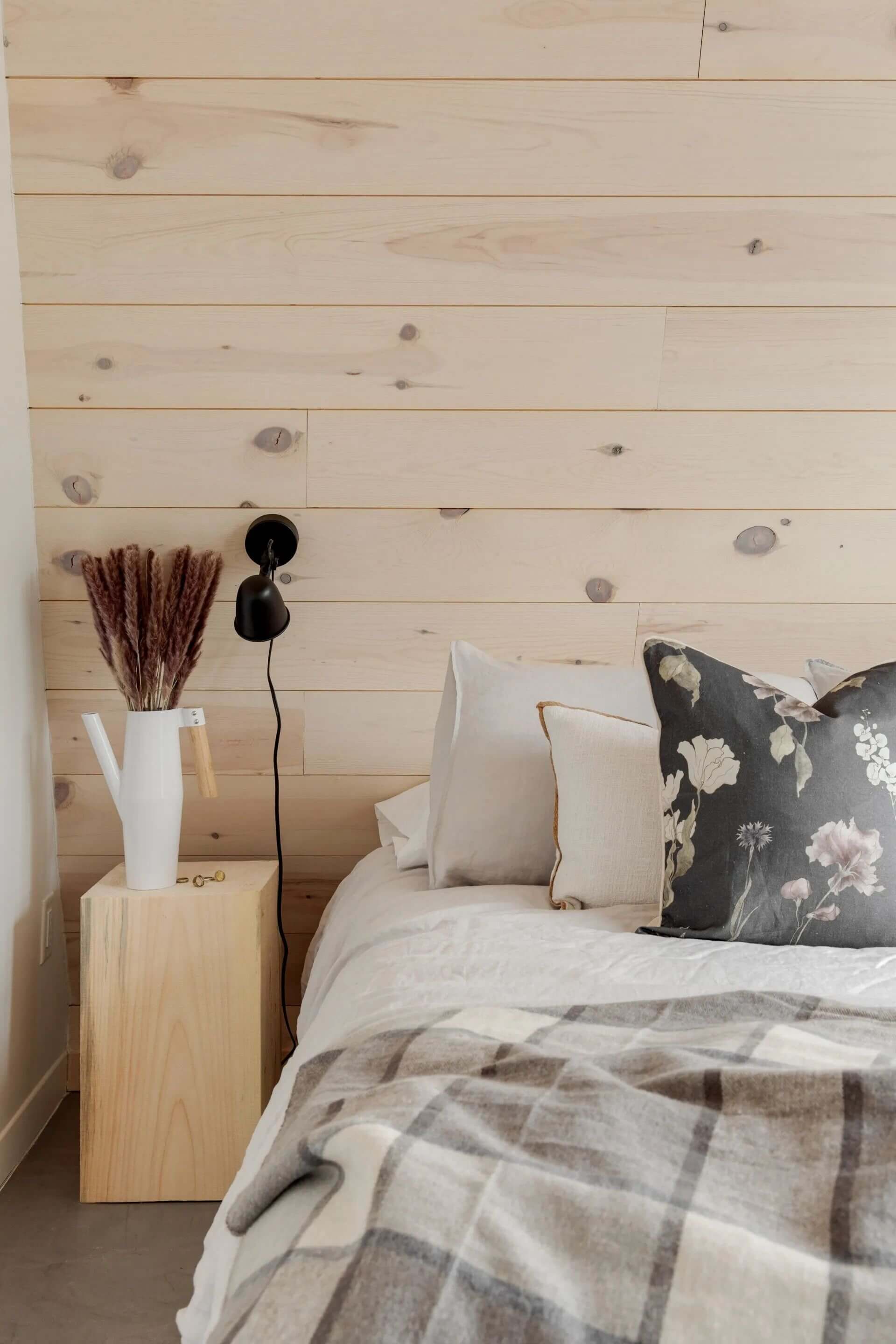 деревянная спальня