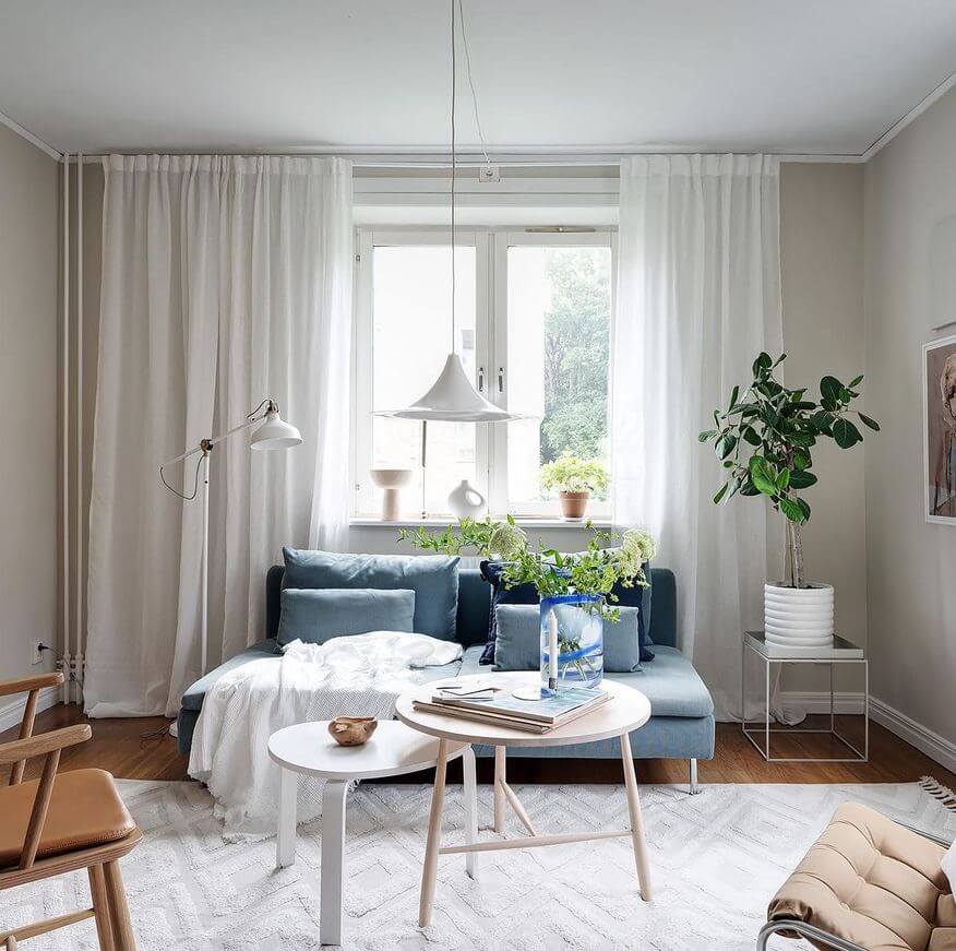 Маленькие диваны в интерьере: 20 интересных примеров