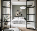 Открытая планировка и спальня за стеклянной дверью: уютная квартира в Стокгольме (44 кв. м)