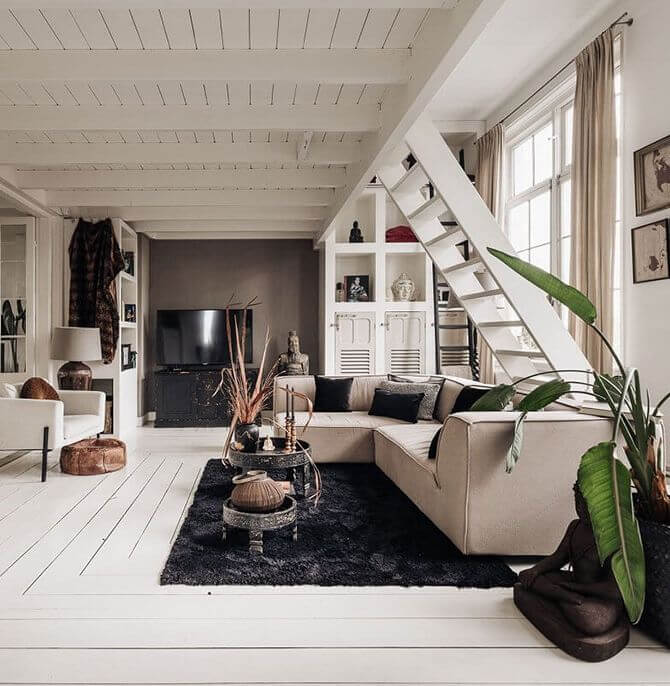 Дом для большой семьи в здании бывшей школы в Нидерландах