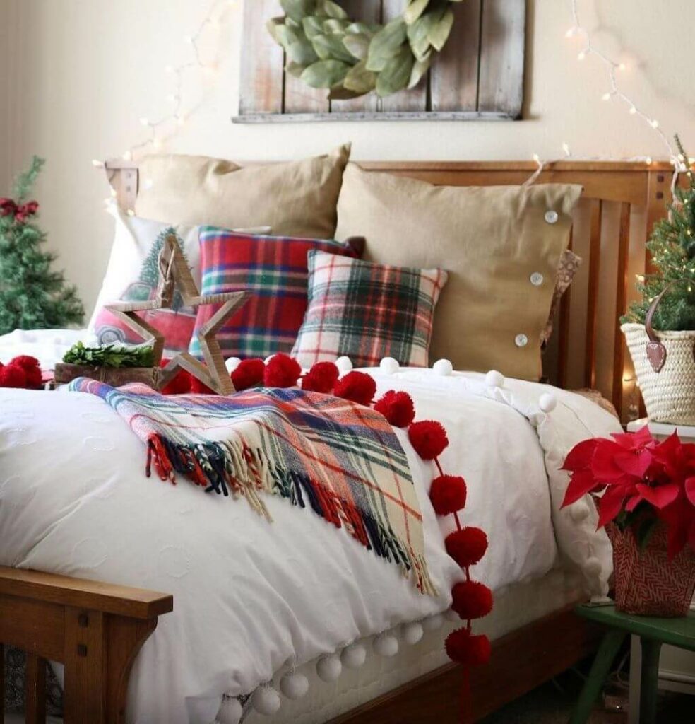 Как украсить спальню к новому году: 5 идей