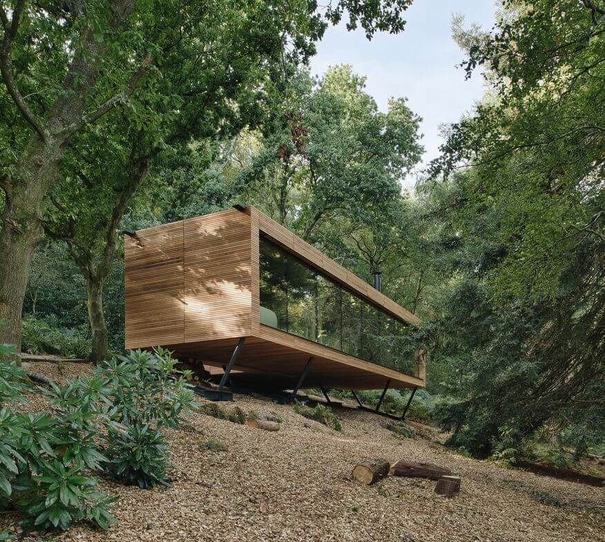 Минималистский дом в лесу по проекту Michael Kendrick Architects