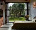 Панорамные окна в загородном доме: 15 стильных примеров