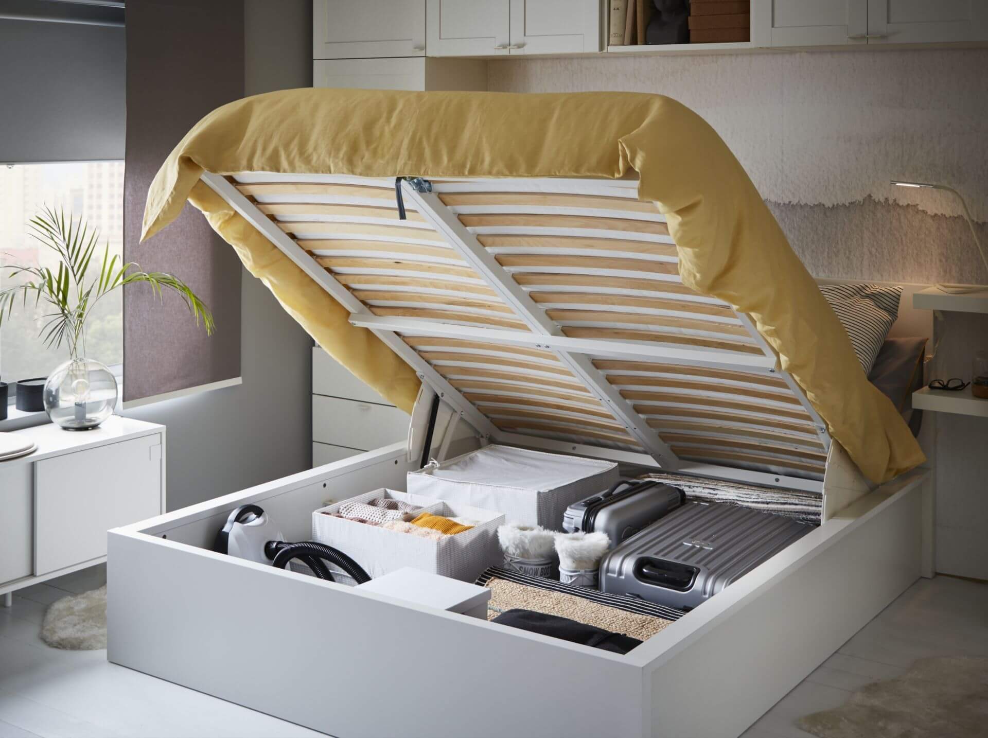 кровать-шкаф с подъемным механизмом