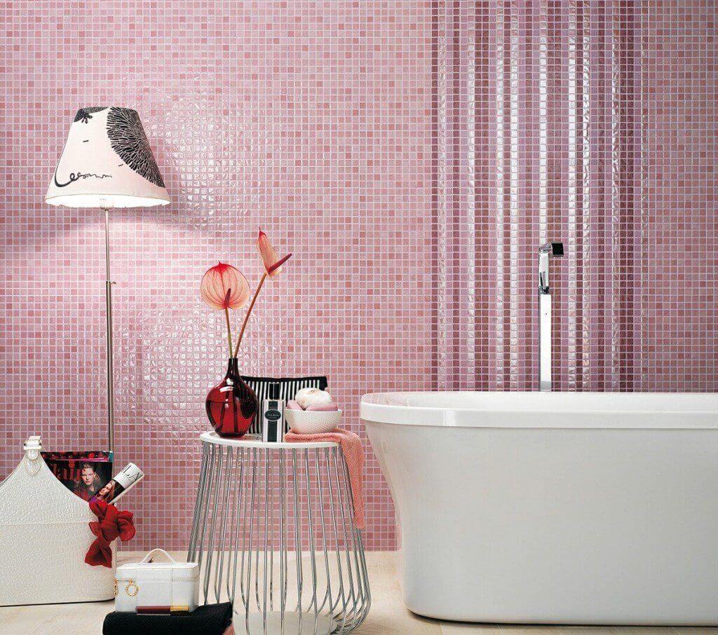 розовая мозаика в ванной