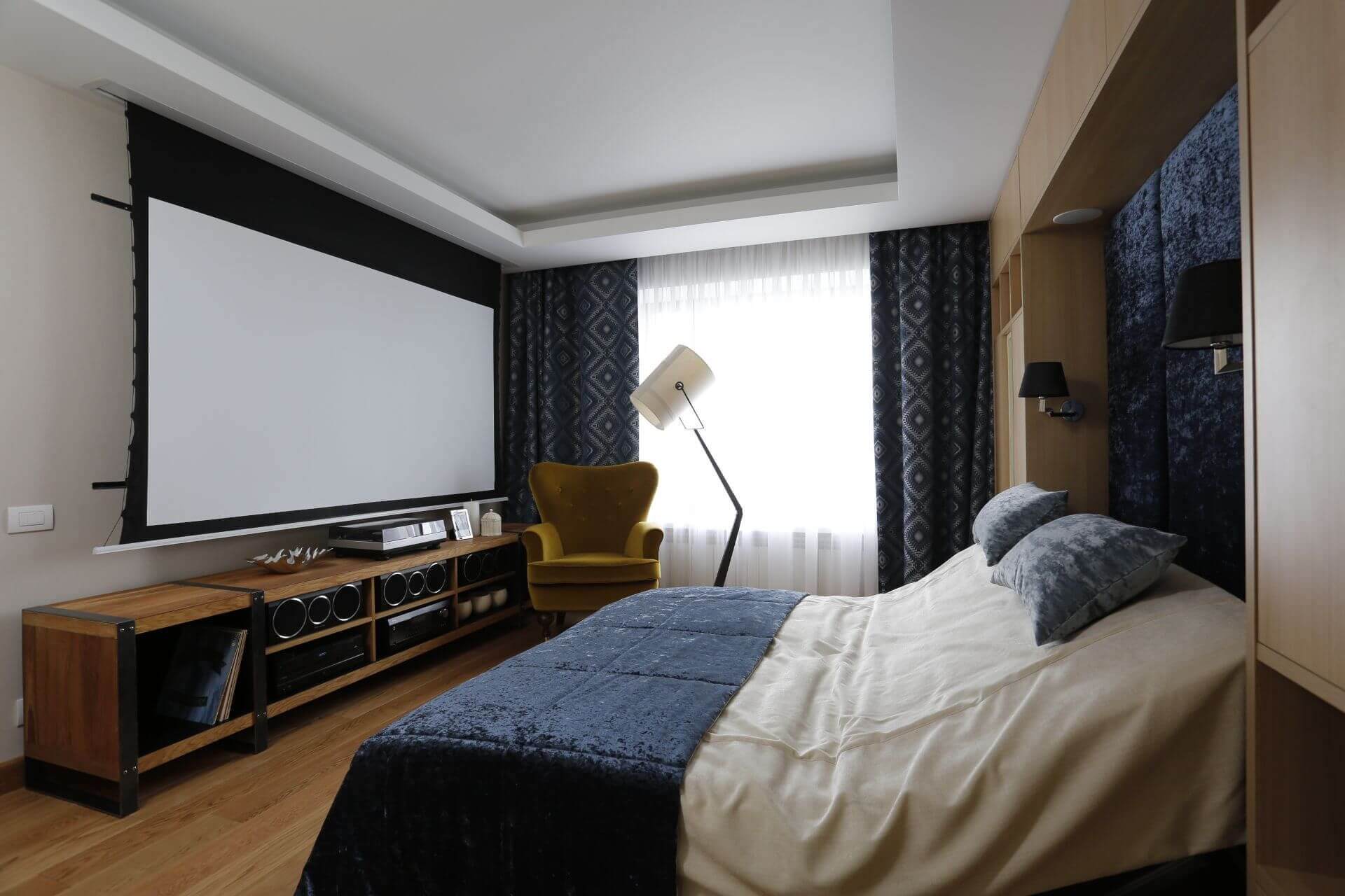 проектор вместо телевизора в спальне