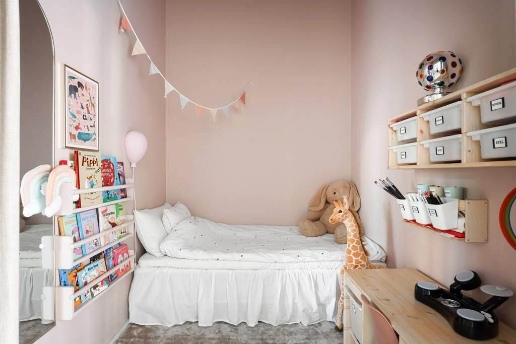 Розовая детская комната