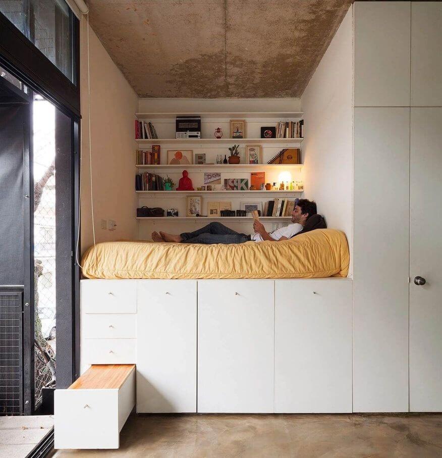 Кровать-подиум в интерьере: 15 примеров