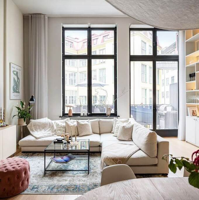 Светлая квартира в бывшем заводском здании в Стокгольме