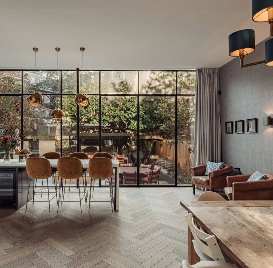 Апартаменты с собственным задним двором в Амстердаме