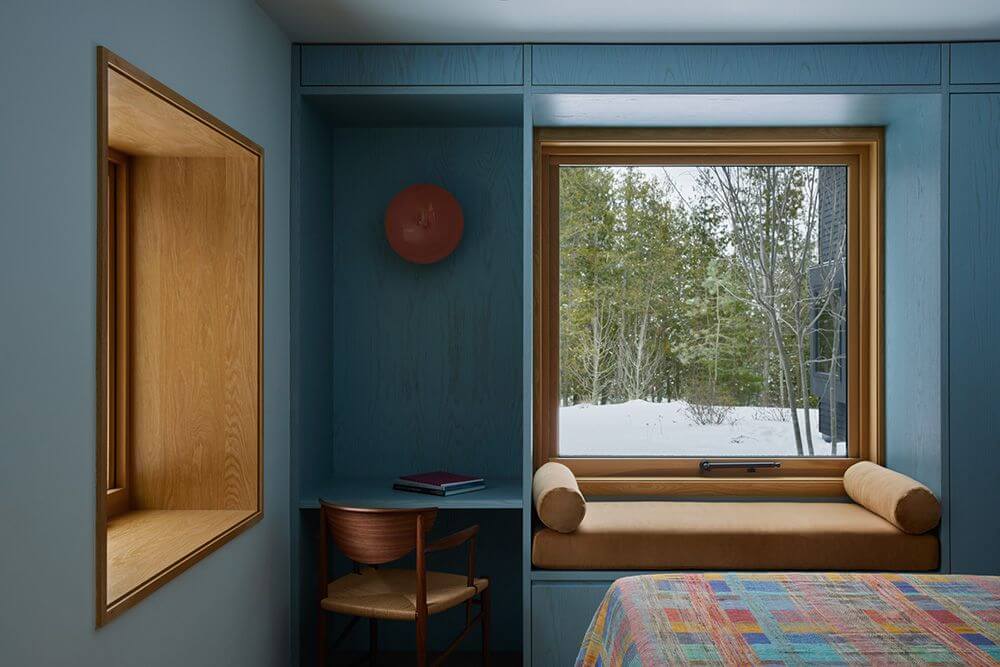 Зона отдыха у окна