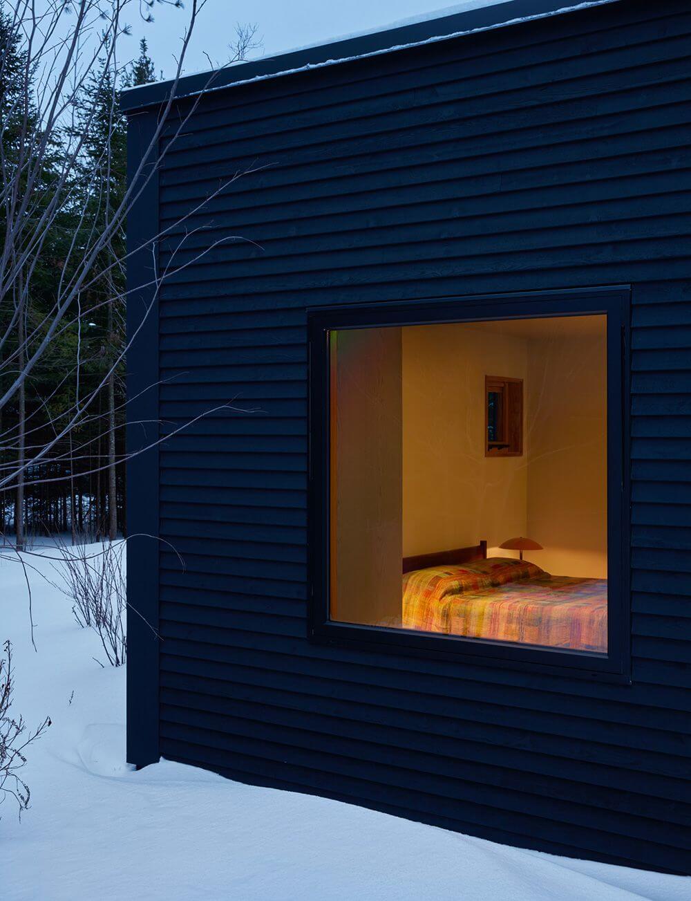 Квадратное окно