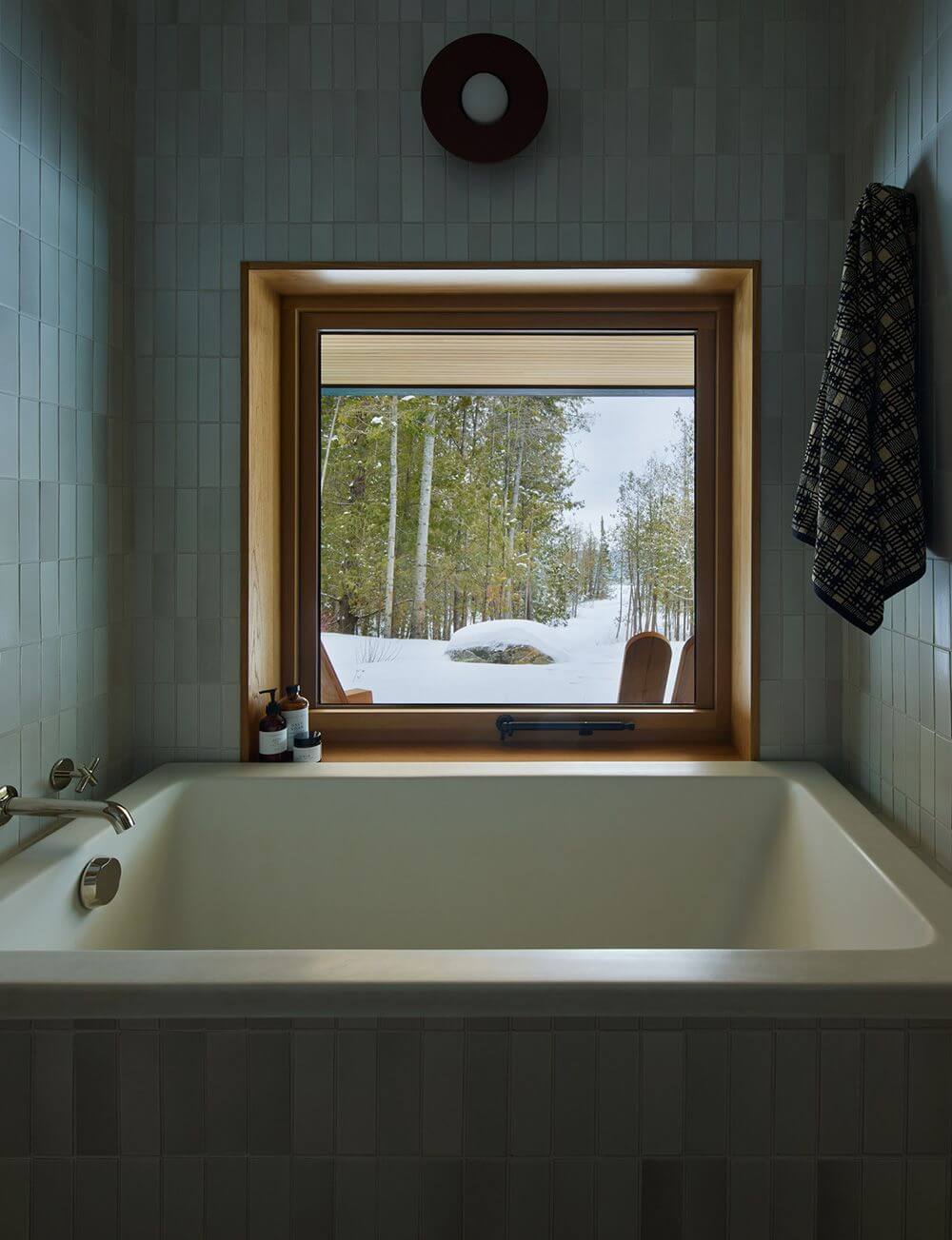 Ванная с окном